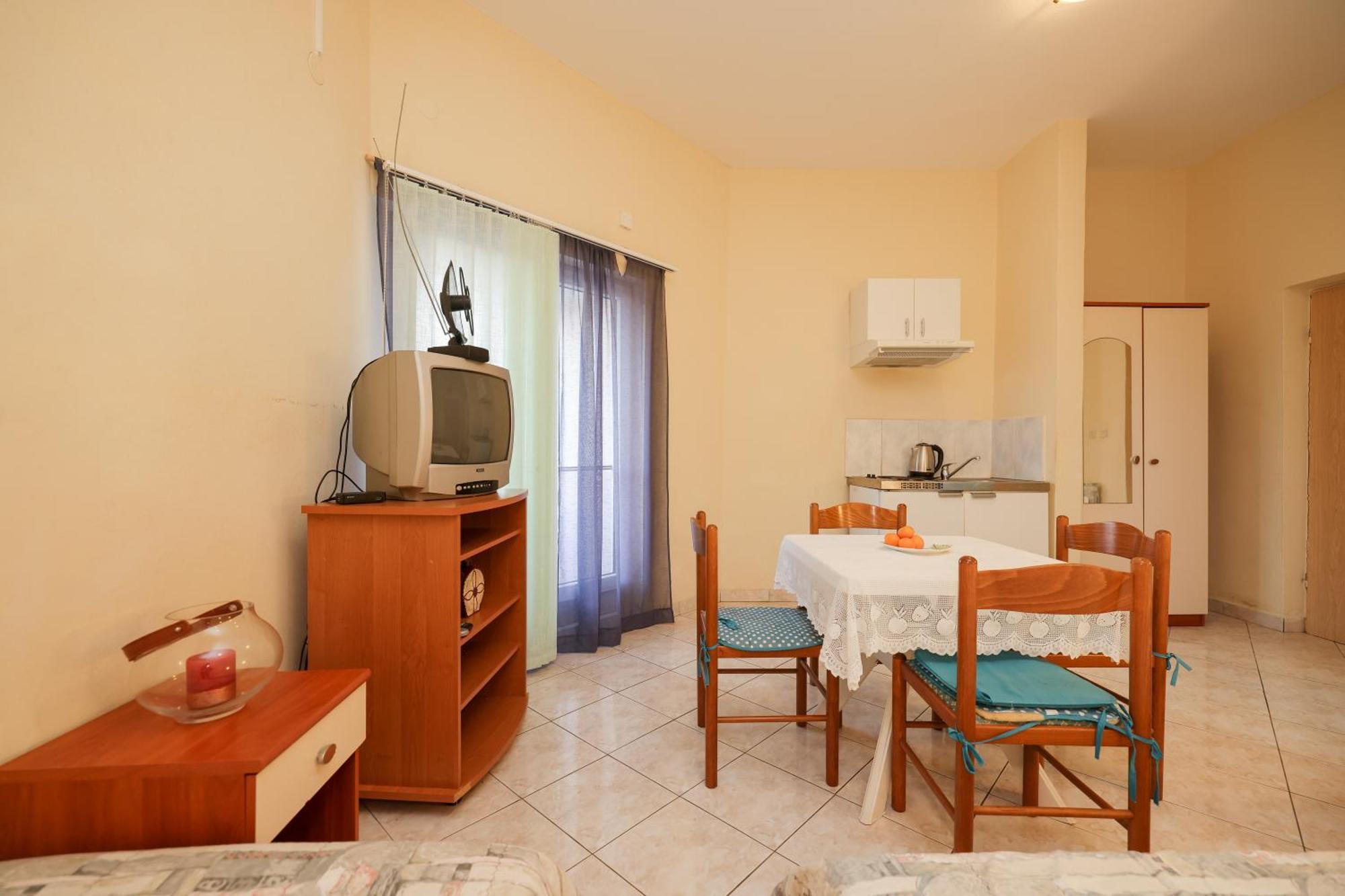 Beachfront Apartments Jermen Sukosan Bagian luar foto